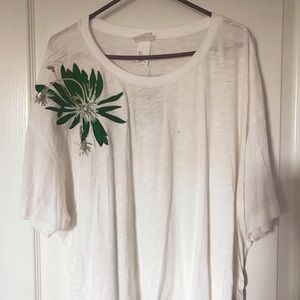white short sleeved top